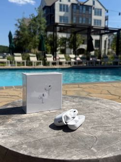 Apple AirPods Pro (2nd gen) with Charging Case
