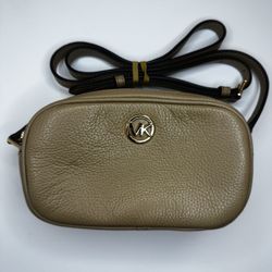 Michael Kors Leather Crossbody Bag Womens Beige Inner Pockets
