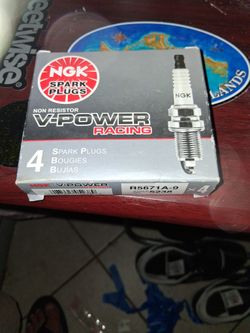 Total Of 6 Spark Plugs