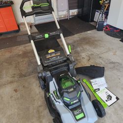 Battery Powered Lawnmower 