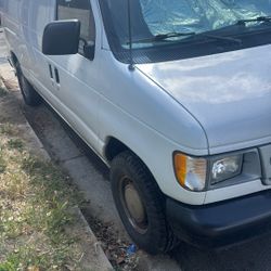 2002 Ford Van 