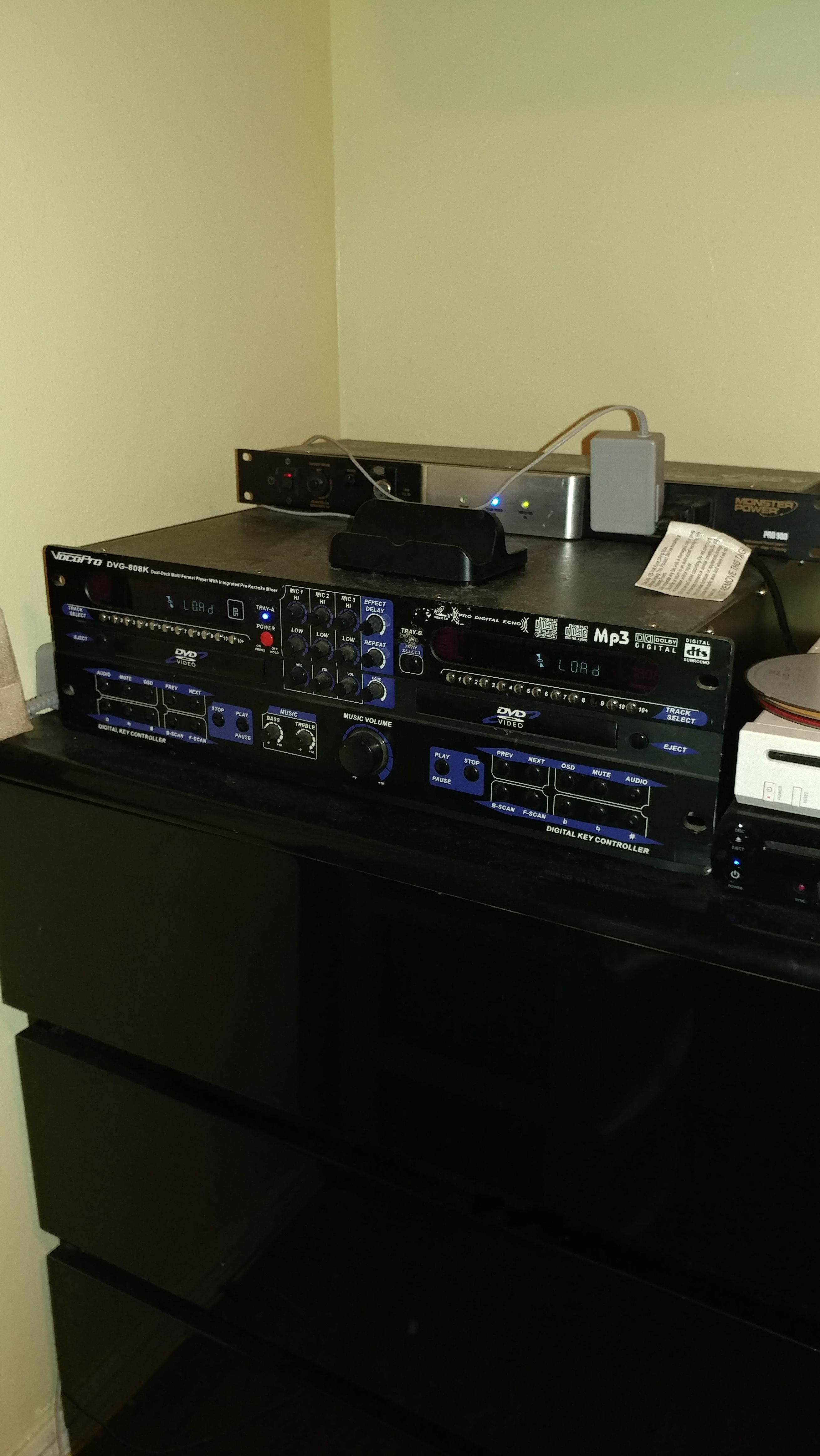 Karaoke player Vocopro DVG 808K