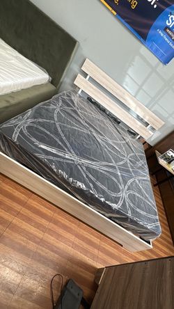 Cama NUEVAAA KING size y Colchon