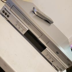 Panasonic VCR DVD Combo With remote