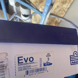 Soccer shoes-toddler size 3- Brand new