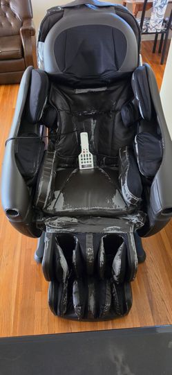 Full body massage chair