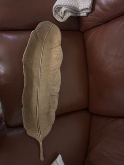 🍃 Decorative Feather Serving Platter/Tray – Like New 🍃