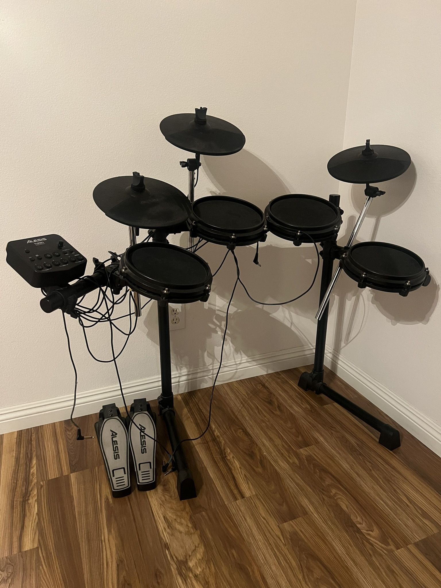 Alesis Turbo Mesh Electric Drum Set