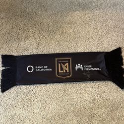 LAFC - OFFICIAL "BLACK OUT LA" MINI SCARF - AUTOGRAPHED - 3/10/19 SGA - VERY GOOD Condition