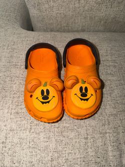 Mickey Halloween crocs