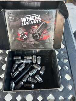 Wheel  lug nut and key