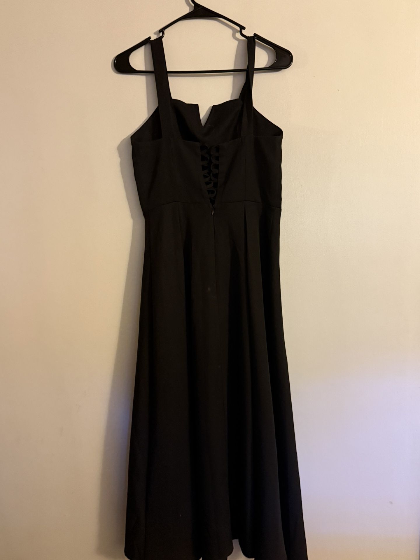 2 dresses. Black And Green