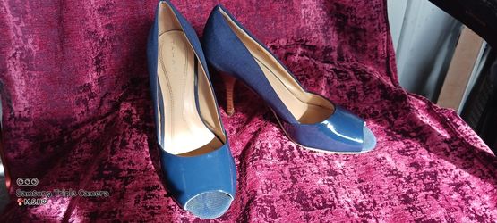 Tahari Navy Blue Peep Toe Heels Worn Once