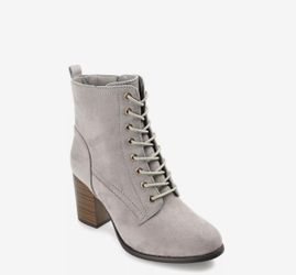 Botines color gris talla 6 nuevas