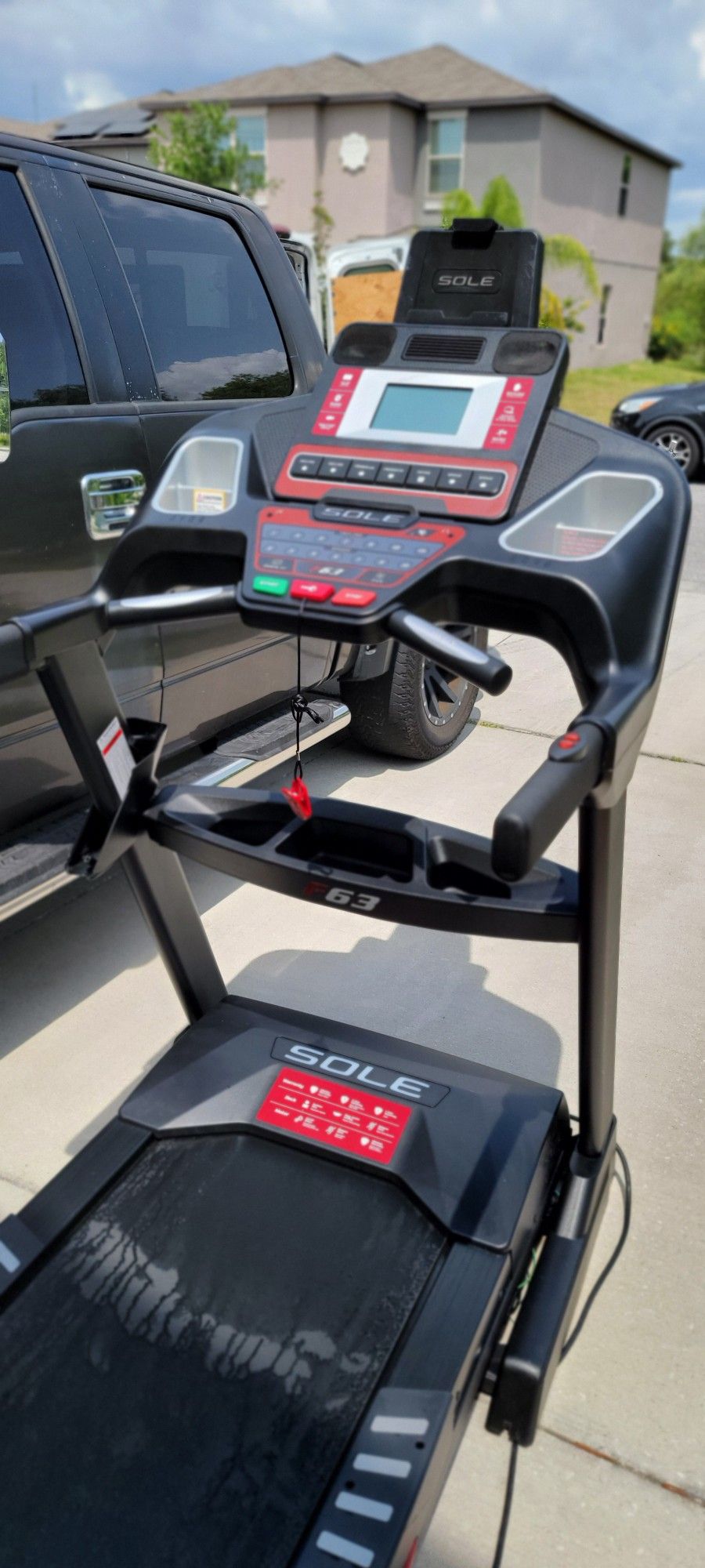 SOLE F63 Treadmill