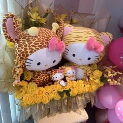 Huge Hello Kitty 
