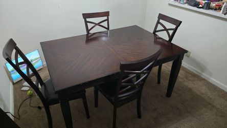 Dining room table with 4 chairs