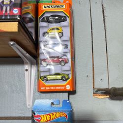 NEW!! 2024 Matchbox MBX Electric Drivers 5-Pack w/ Tesla Roadster NEW BLACK! (2)