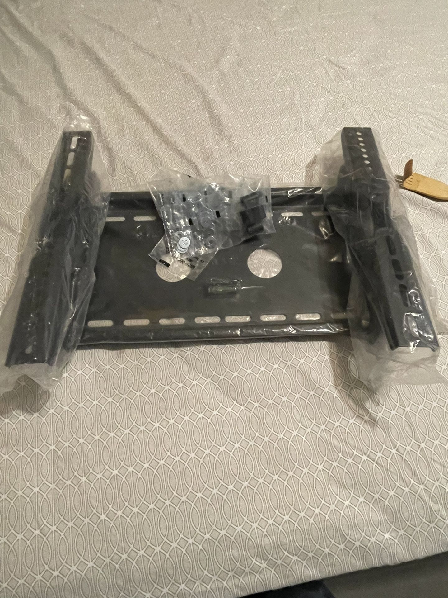Heavy Duty 75 Or Less TV Mounting Bracket 