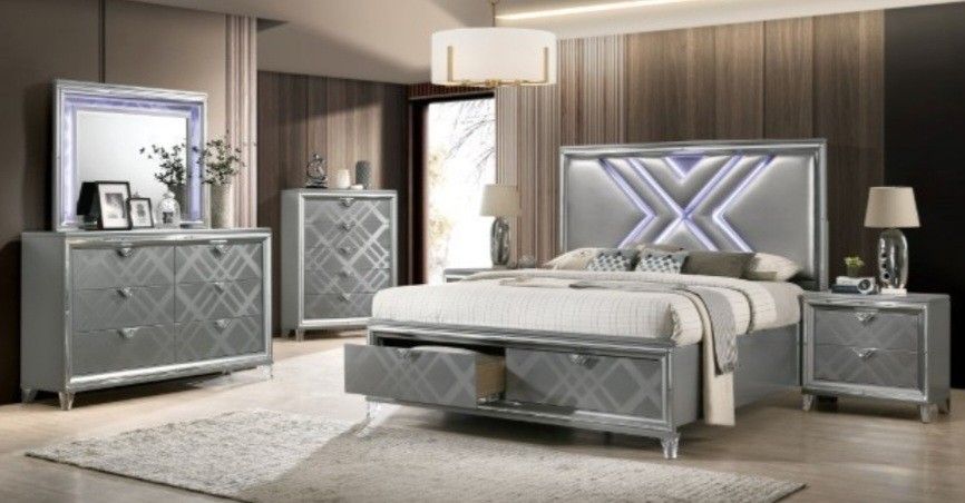 Brand New Silver 4pc Queen Bedroom Set (Available In California & Eastern King)