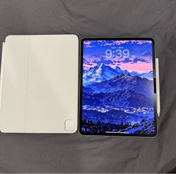 Apple iPad Pro M4 (256gb) w/ Magic Keyboard and Apple Pencil Pro WITH APPLE CARE