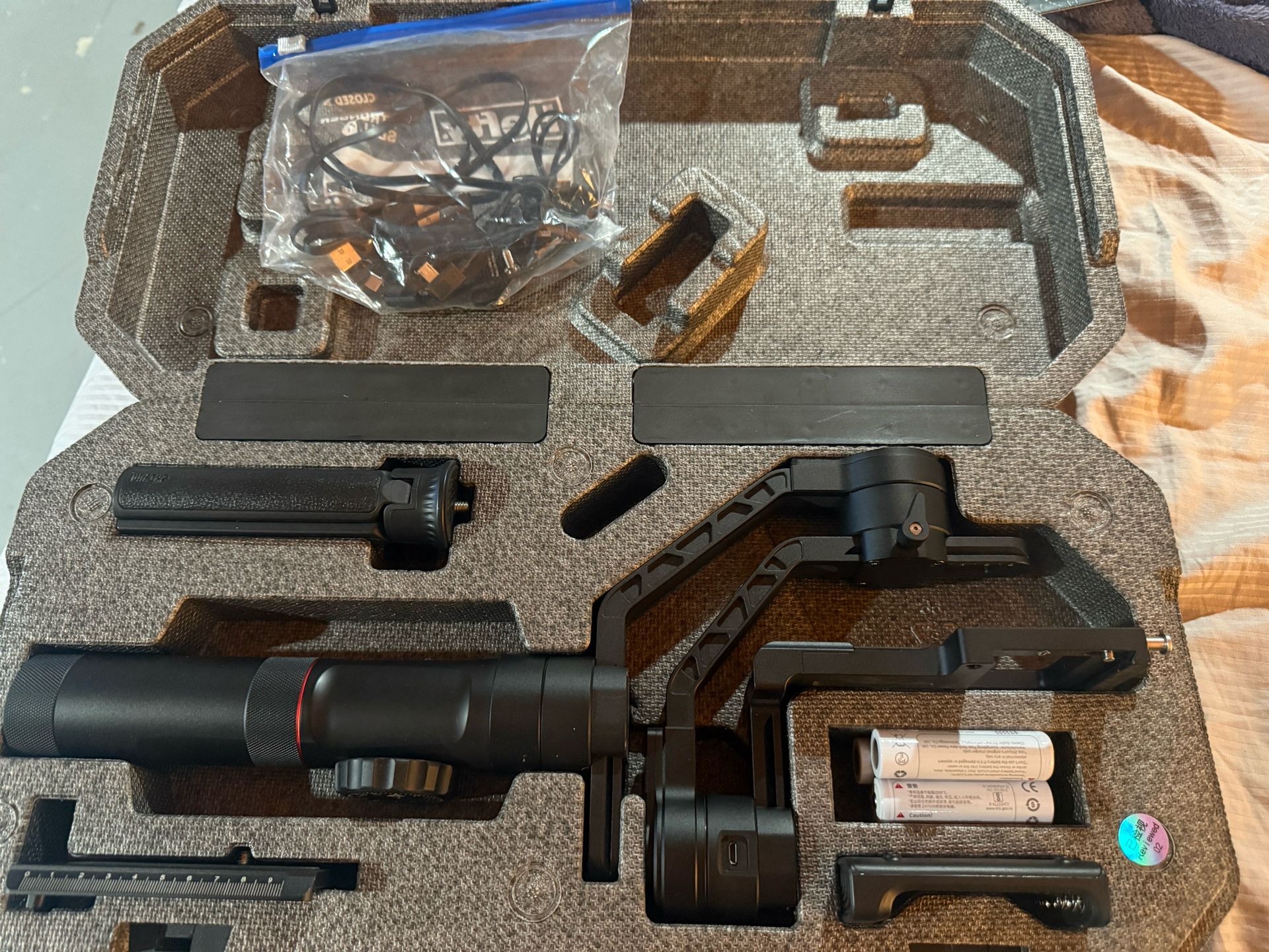 Handheld Gimbal - Zhiyun crane 2