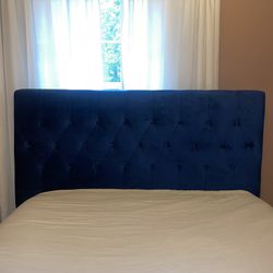 Blue velvet Bed frame - Queen