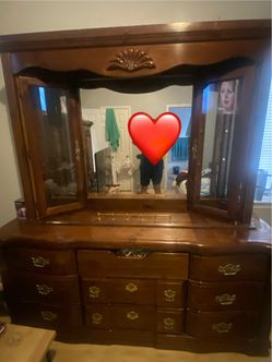 Wood Dresser with Tri-Fold Mirror ànd Chest