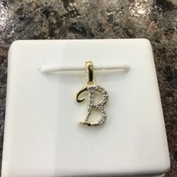 10k Gold With Diamond Initial Pendant On Special !!!!!