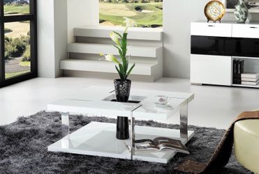 Modern whit coffee table