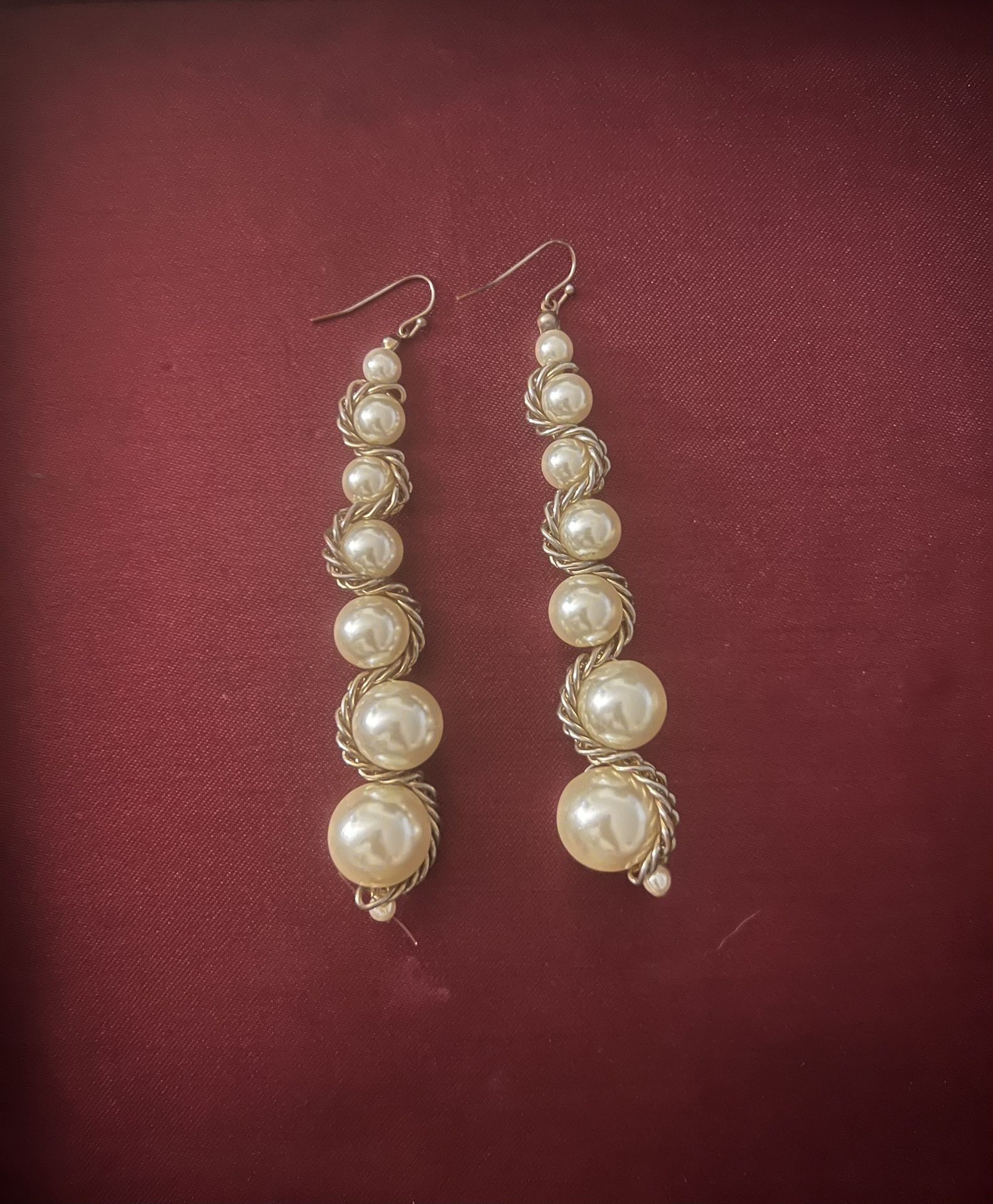 New Beautiful Pearl Dangle Earrings 