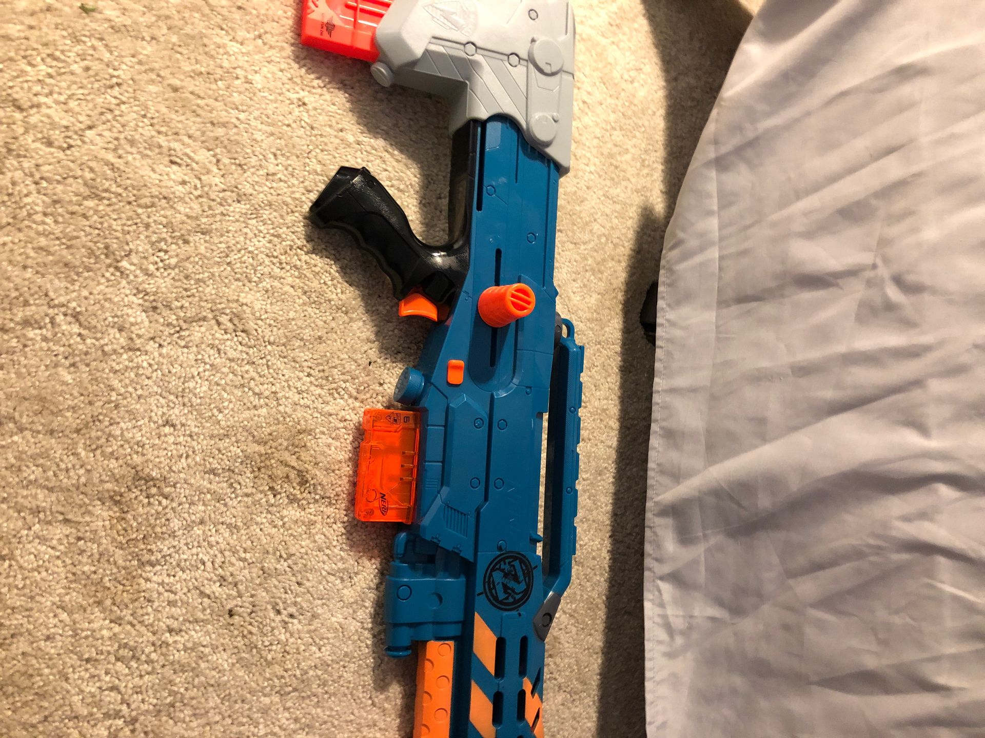 Nerf gun comes with 2 amp clips and 12bullets