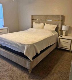 Five Pieces Bedroom Set. Available Good Price 