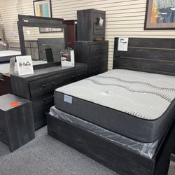 Queen Size Bedroom Set. 🚚WE DELIVER🚚