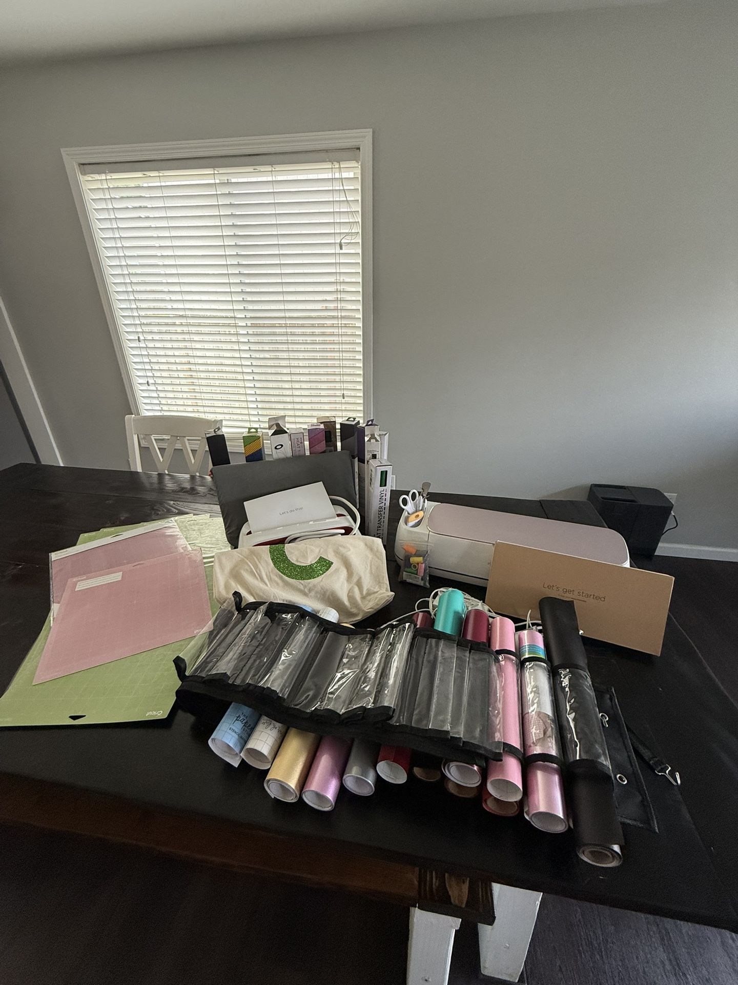 Cricut Lot ***ATTENTION CRAFTERS***