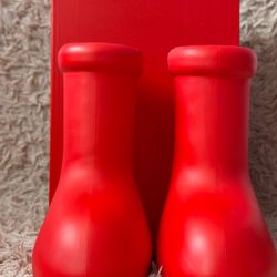 MSFT Red Rubber boots 