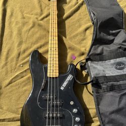 Electric Bass Guitar With Fender Soft Case. 