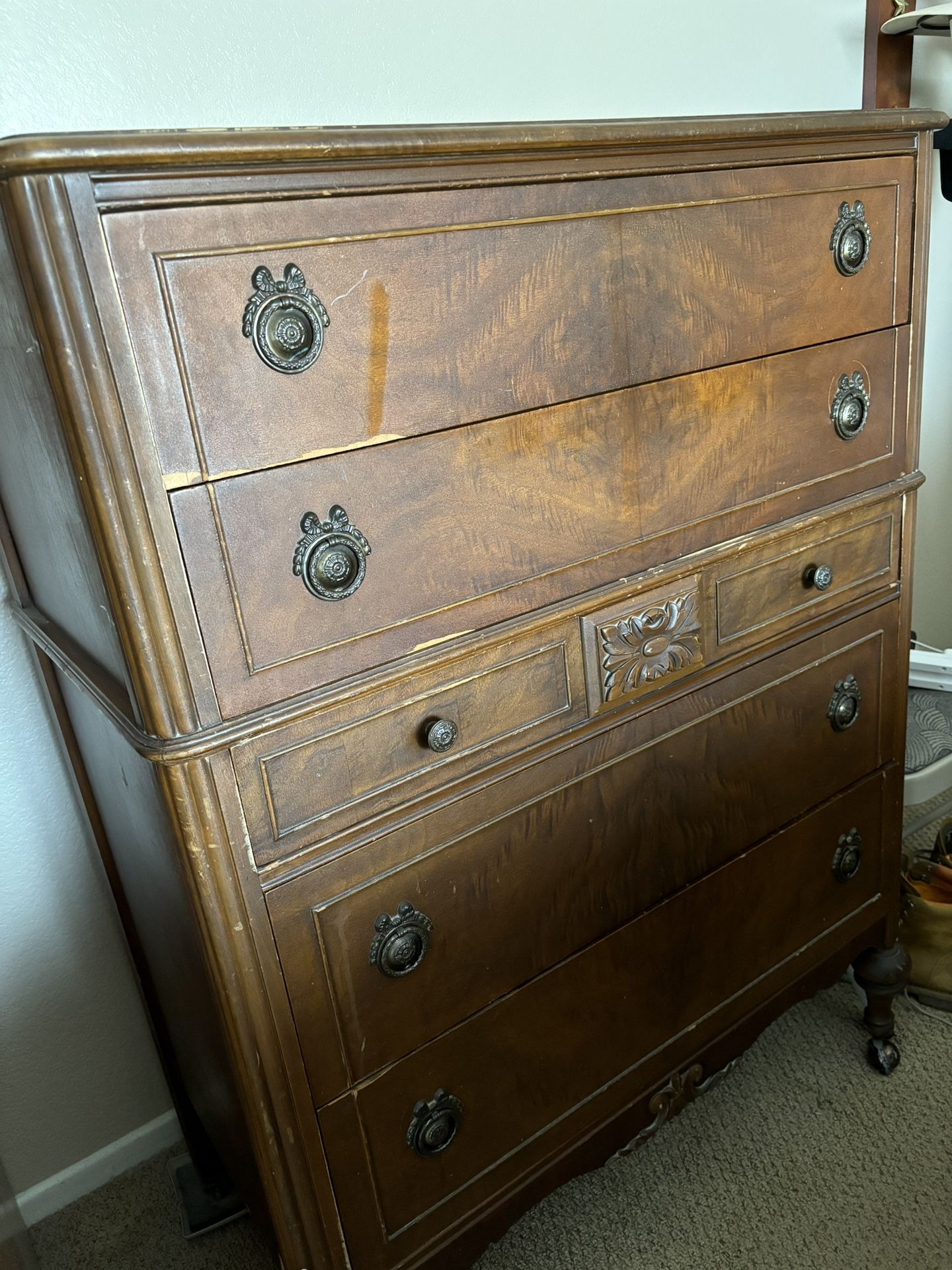 Dresser