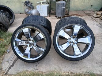 RIMS 265/35R22...5 LUGS BOLT PATTERS 5X115..5X114.3..5X4.5...1 RIM DAMAGE