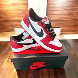 Sz 10 Air Jordan 1 Retro Low OG Chicago