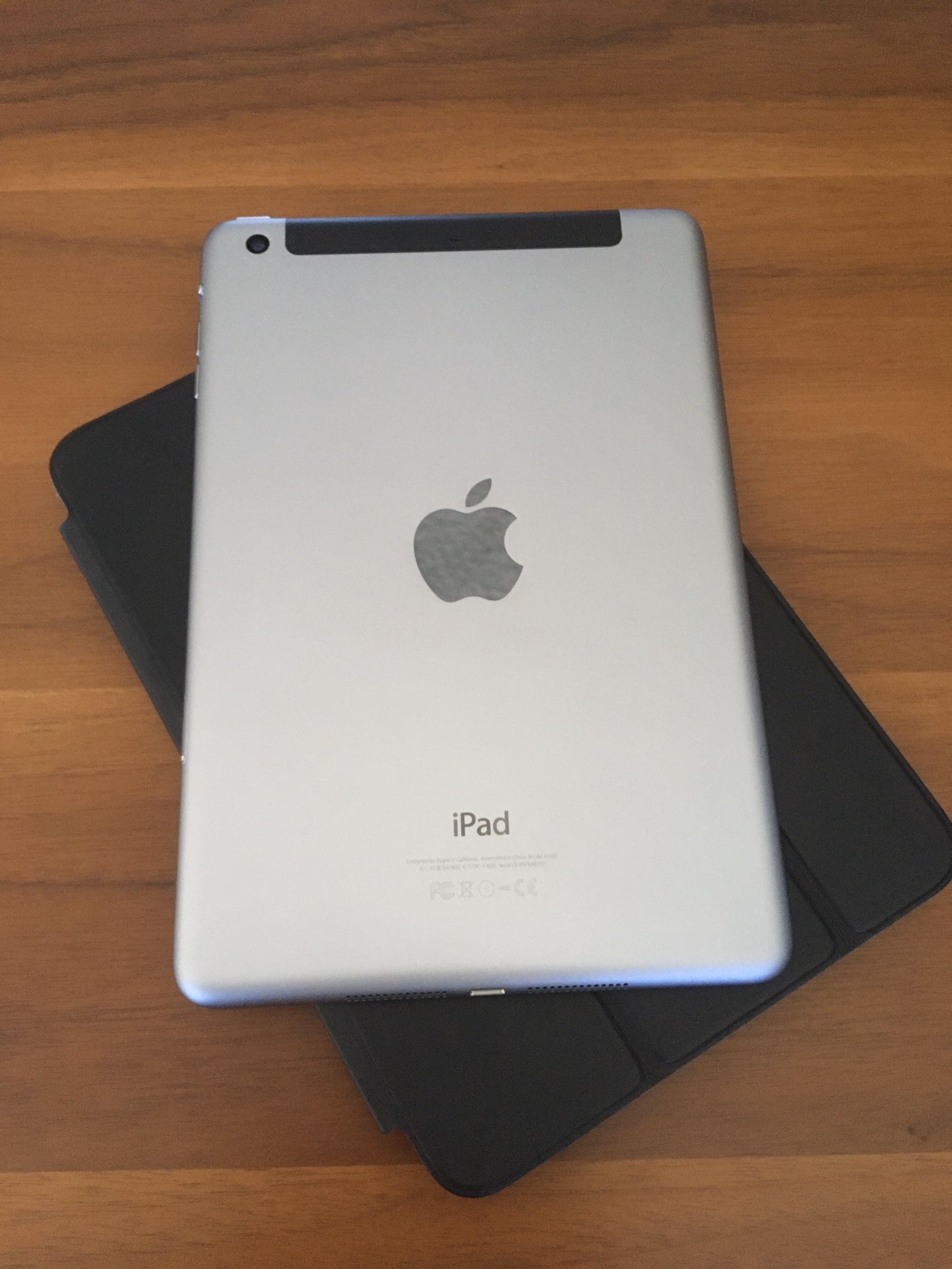 Apple iPad Mini 3 Space Gray - Like New!