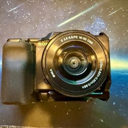 Sony Alpha ZV-E10 25.0MP Interchangeable Lens Camera - Black (16-50mm Zoom Lens