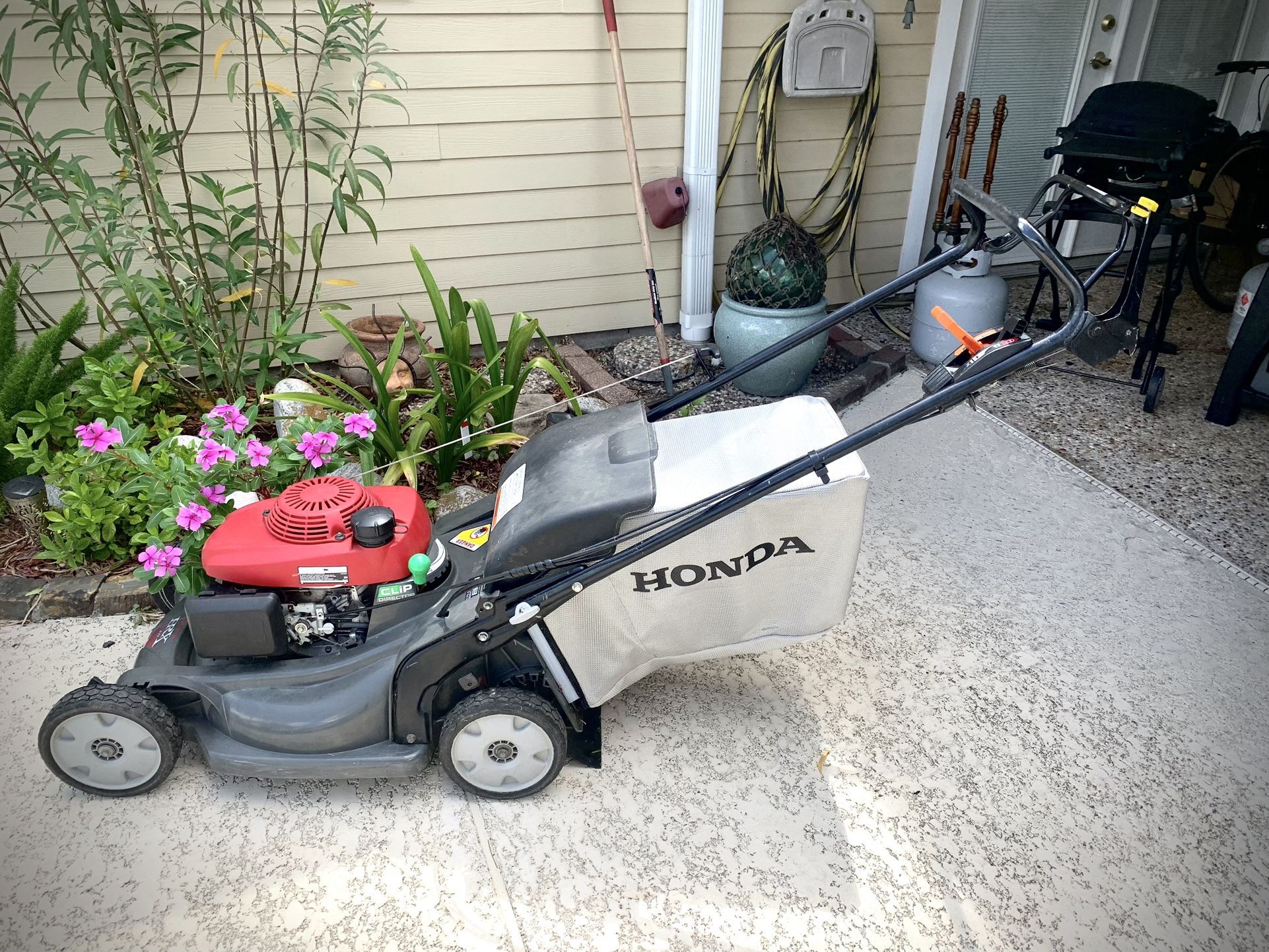 HONDA HRX217 HXA lawnmower for Sale in Houston TX OfferUp