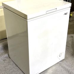 Arctic King 5.0 Cu Ft Chest Freezer White
