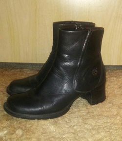 Very Nice Women's Leather Timberland Boots!