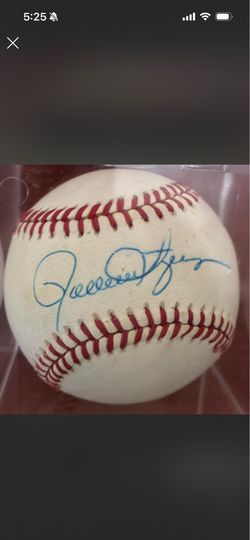 Rollie fingers autograph