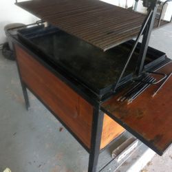 Grill / Ataúd 