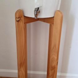 Ceramic water dispenser with wood stand excellent condition