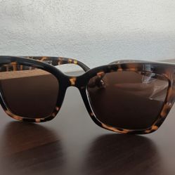 Oscar De La Renta Sunglasses Cat Eye