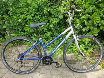 Schwinn Low Step 700c Hybrid Comfort Bike Ready to Ride!
